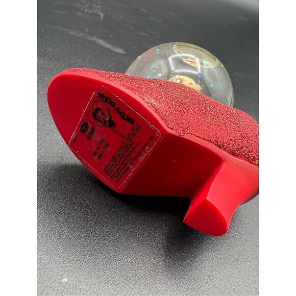 BETTY BOOP HER SNOW GLOBE SITS HIGH ATOP A RED HIGH HEEL SHOE! BOOP-BOOP-ADU! - Picture 10 of 11